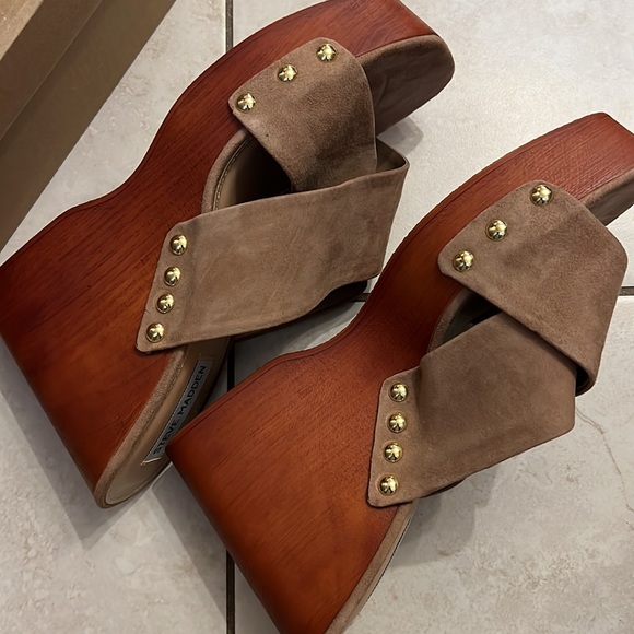 Level up Crossover strap Stud detail Open toe Platform sole High wedge heel - Picture 8 of 8